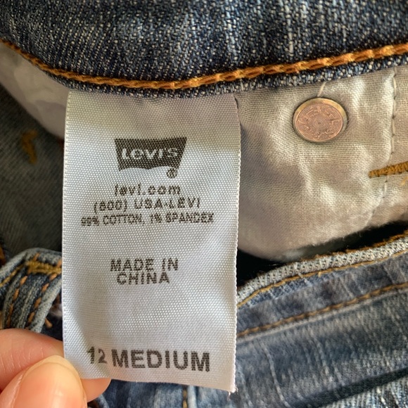 Levi’s light blue Jeans 👖 SOLD 👖 - Picture 3 of 6
